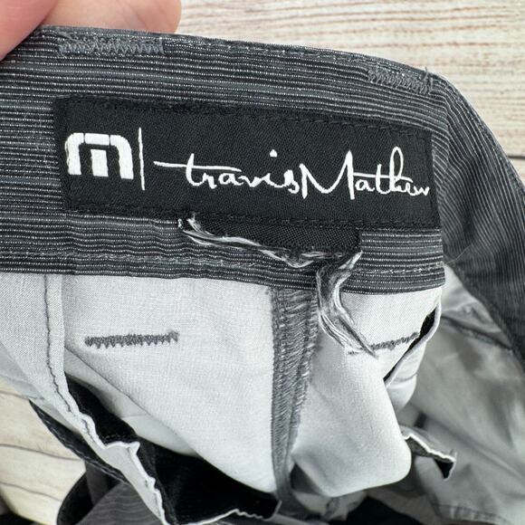 Travis Mathew Hybrid‎ Golf Shorts Men's Size 34 Gray/Black Striped - Picture 9 of 11
